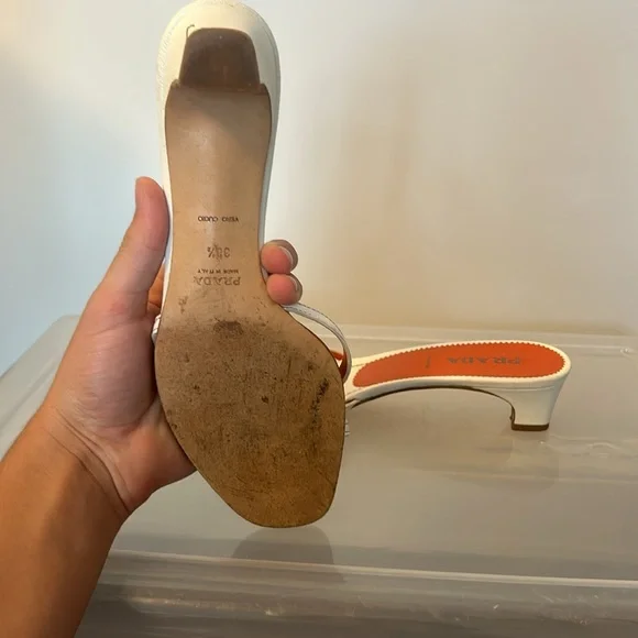 Vintage white mini Prada kitten heel - Picture 3 of 5